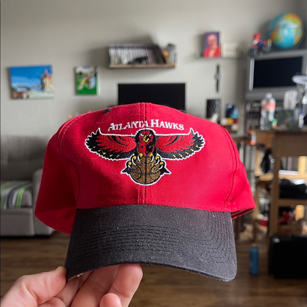 LOGO 7 Red and Black Atlanta Hawks Snapback